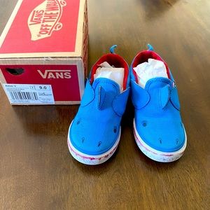 Vans Toddler size 9 Slip-On V Shark shoes